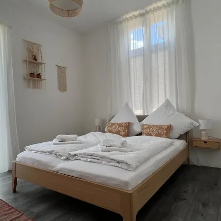 Direkter Moselblick I Altbau I 4 Personen I Terrasse Sankt Aldegund